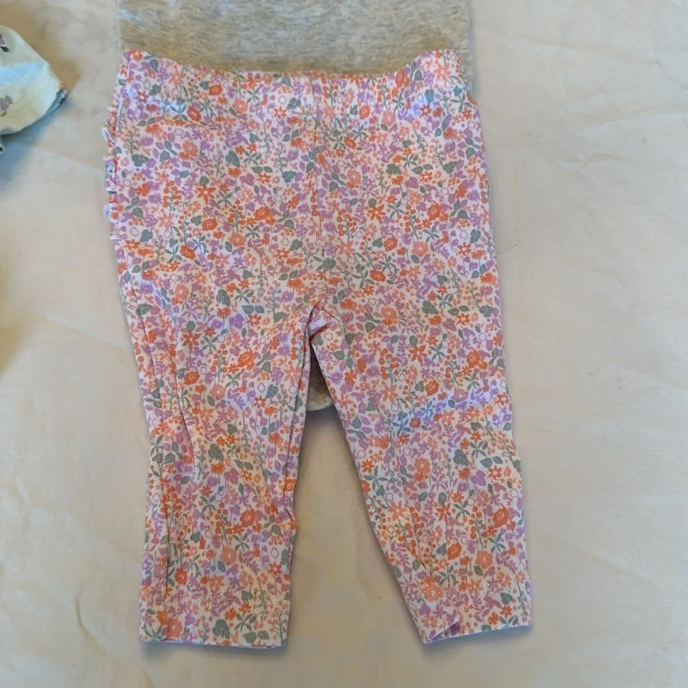 Carters bundle of three size 3 months baby girl outfits. All in GREAT CONDITION
